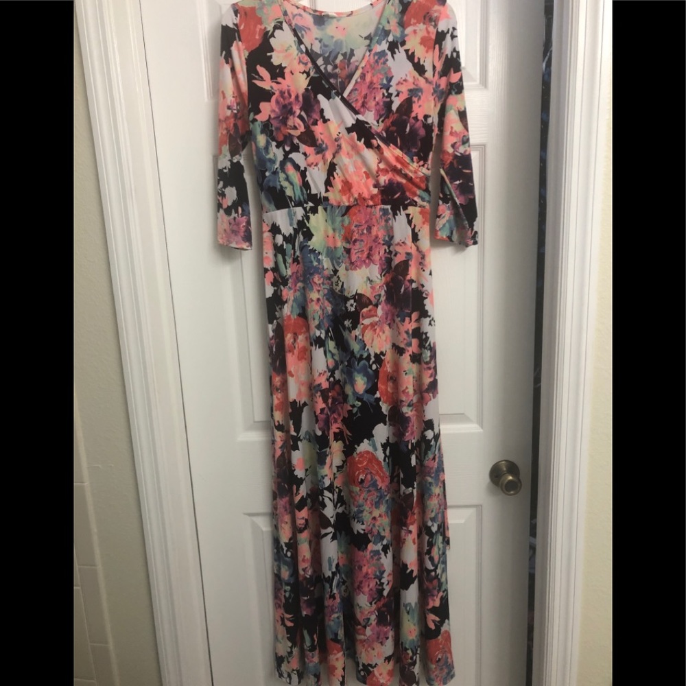 Maternity maxi dress
